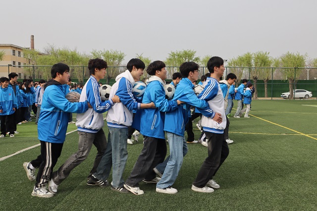 圖為團(tuán)建活動(dòng)現(xiàn)場(chǎng) - 副本.jpg