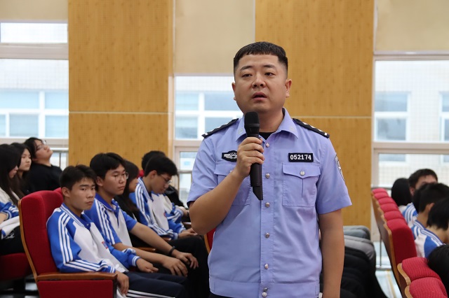 1758615121925477.jpg 竇志警官分享真實案例.jpg